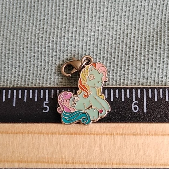 🌈 HASBRO RAINBOW MY LITTLE PONY CHARM🌈 - Picture 3 of 4